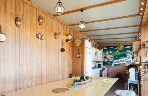 Las Arenas Maison | Joli appartement pour 4 personnes avec piscine, WIFI et TV