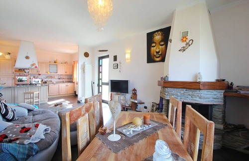 Montignoso Villa | Merveilleuse maison de vacances avec WIFI, TV, balcon et vue panoramique, près de Forte Dei Marmi