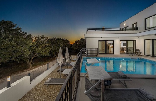 Posedarje Villa | Beautiful Villa Loto, in Dalmatia, with a Pool