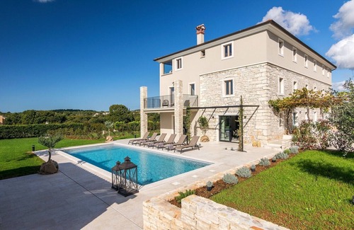 Matohanci Villa | Belle Villa San Martino avec piscine près de Rovinj, loin de la foule et entourée par le calme de la nature.