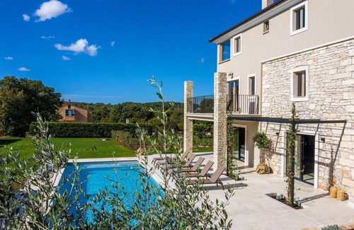 Matohanci Villa | Belle Villa San Martino avec piscine près de Rovinj, loin de la foule et entourée par le calme de la nature.