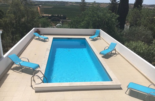 Monte Raposo Villa | A 15 mn de la mer, villa tout confort avec piscine, à la campagne au calme