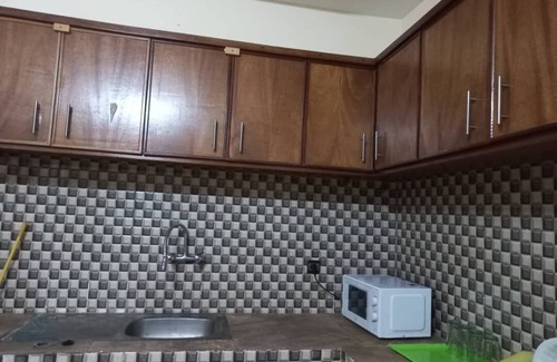 Niamey Lit Et Petit-Déjeuner | belle villa avec 6 chambres, 5 douches, eau chaude/froide avec un grand parking
