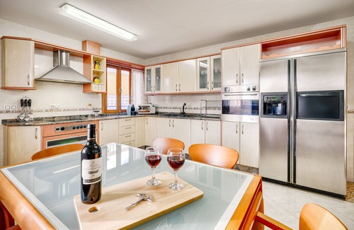 Badia Gran Villa | VILLA CHABELA. Villa à Bahía Grande (Majorque). Ping Pong et aire de jeux. Télévision par satellite - WiFi gratuit