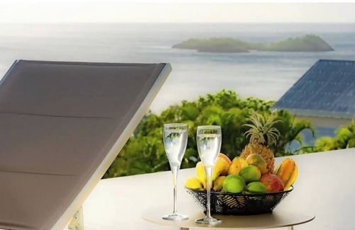 Bouillante Villa | Belle villa vue mer et réserve cousteau avec piscine miroir 5*****