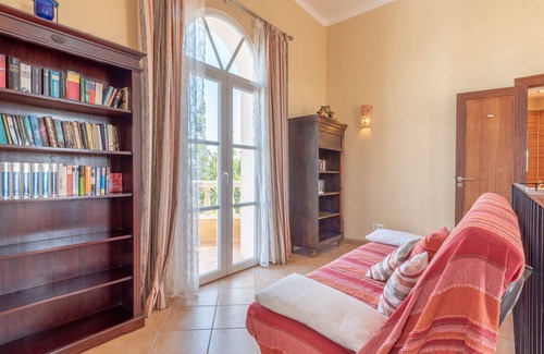 Llucmajor Villa | Belle villa avec piscine, Wi-Fi, terrasse et balcon; Parking disponible