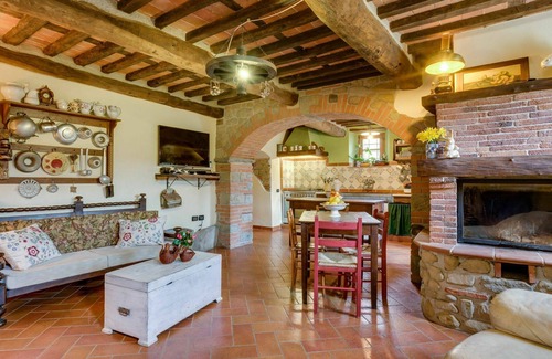 Pontito Villa | Maison de vacances avec WIFI, piscine privée, TV, balcon, animaux admis, vue panoramique, parking