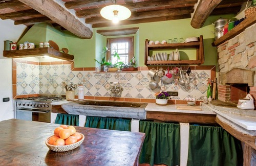 Pontito Villa | Maison de vacances avec WIFI, piscine privée, TV, balcon, animaux admis, vue panoramique, parking