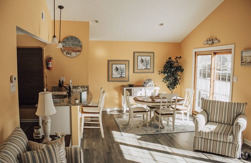 Beach Haven West Maison | Beautiful waterfront summer getaway-7 minutes to beach!
