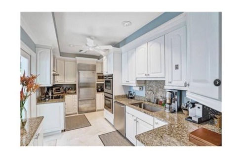Hendricks and Venice Isles Maison | Beautiful Waterfront Mediterranean Paradise, Walk beach , Restaurants , Shops.