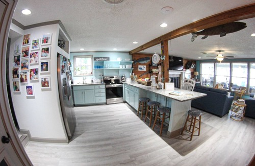 Wills Point Maison | Beautiful waterfront lake house!