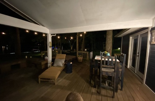 Wills Point Maison | Beautiful waterfront lake house!