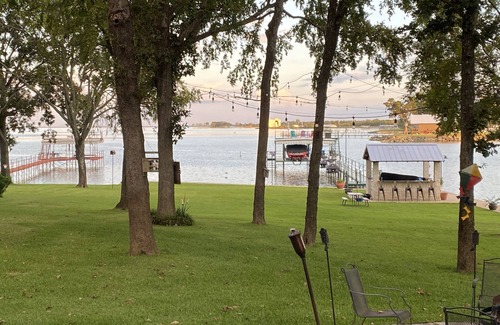 Wills Point Maison | Beautiful waterfront lake house!