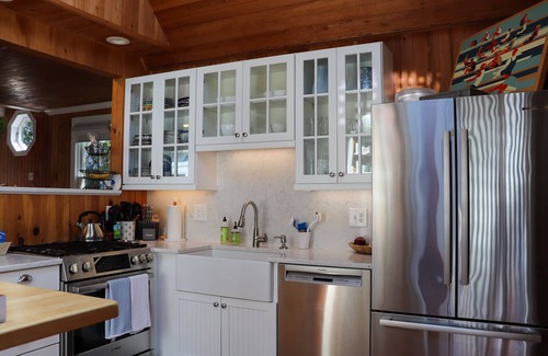 Branford Maison | Beautiful Waterfront Beach House
