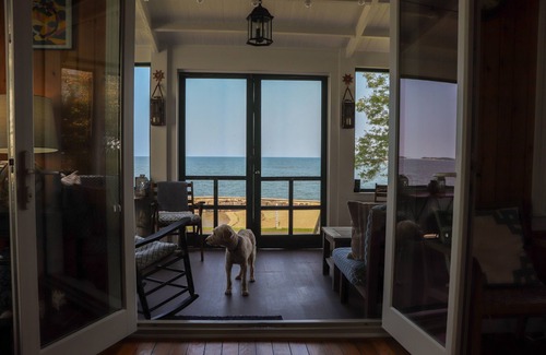 Branford Maison | Beautiful Waterfront Beach House