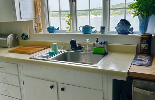 Northport Maison | Beautiful Waterfront Sunset Beach House Oasis Walk to Village Beaches 1hr NYC