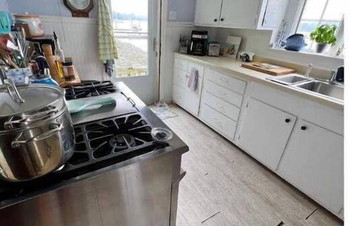 Northport Maison | Beautiful Waterfront Sunset Beach House Oasis Walk to Village Beaches 1hr NYC