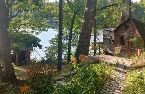 Littleton Cottage | Beautiful waterview and water access from adorable cottage