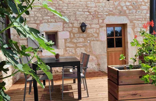 Andillac Cottage | Beau gîte en pierres blanches dans un demeure de caractère avec piscine