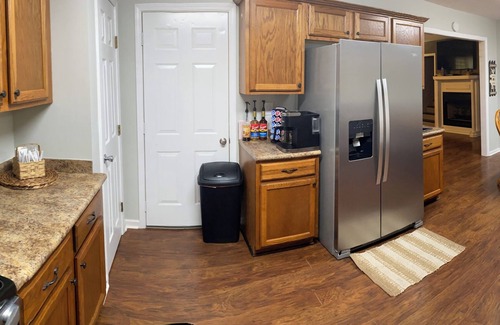 Sardis Maison | Beautiful wooded home. Close to Sardis Lake, Batesville, Oxford, and Southaven