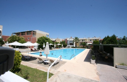 Xylokastro-Evrostina Maison | Belle maison de 2 chambres dans un complexe avec piscine ouverte partagée