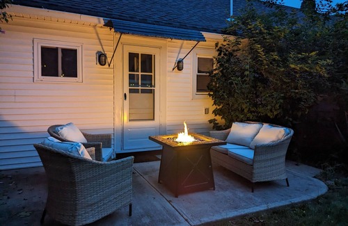 Islip Terrace Appartement | Beautifully decorated1BR Apartment - Full Kitchen, Private Backyard & Fire Pit!