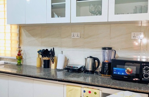 Surulere Maison | Beautifully Furnished 3-bedroom bungalow with AC, WiFi in the heart of Lagos
