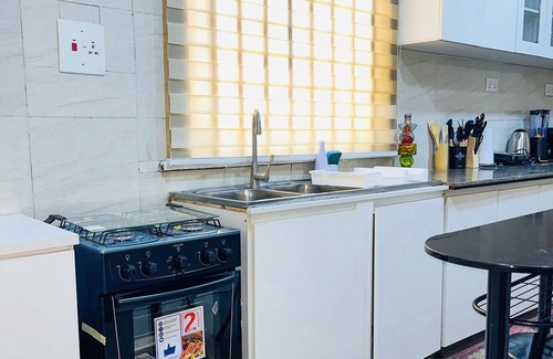Surulere Maison | Beautifully Furnished 3-bedroom bungalow with AC, WiFi in the heart of Lagos