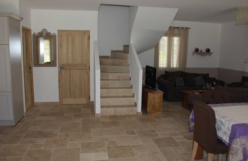 Taillades Maison | Villa magnifiquement meublée et équipée - 3 chambres / 2 SDB + piscine.
