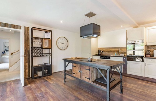 Enstone Maison | Beautifully presented holiday cottage in the Cotswolds - The Old Garage