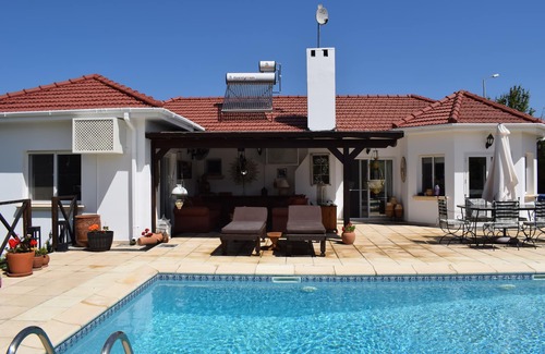 Catalkoy Maison | Bungalow de 3 chambres magnifiquement rénové situé près de la mer.