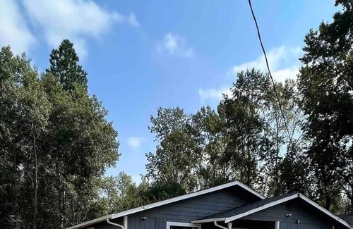 Eastside Maison | Beautifully remodeled 3 bed 2 bath fully fenced home