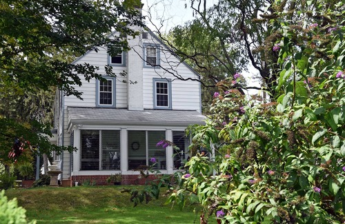 Havre De Grace Maison | Beautifully renovated home, steps from the Havre de Grace Lighthouse