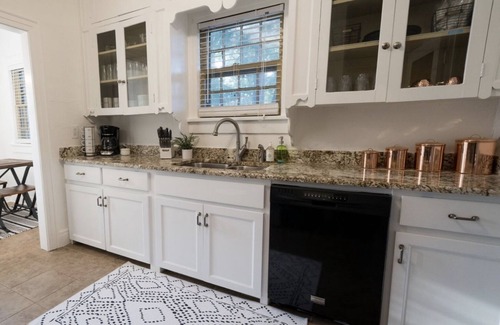Central Oklahoma City Maison | Beautifully renovated craftsman in the heart of Oklahoma City.