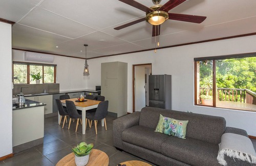 White River Chalet De Ski | Beautifully renovated three bedroom/two bathroom chalet in secure Resort
