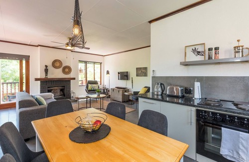 White River Chalet De Ski | Beautifully renovated three bedroom/two bathroom chalet in secure Resort