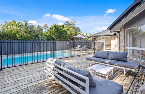 Burleigh Waters Appartement | Beautifully renovated four-bedroom, two-bathroom home in Burleigh Heads!