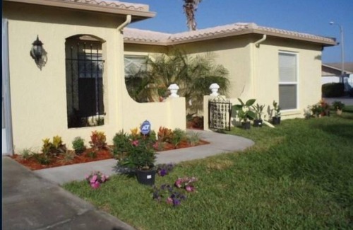 Regency Park Maison | Magnifiquement rénové Lakeside Home prêt pour vous et votre famille.