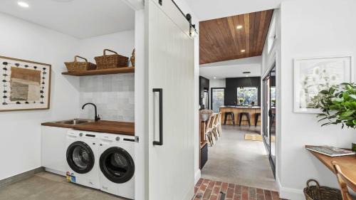 Carrington Maison | Beautifully Renovated Period Property Walking Distance To Cbd
