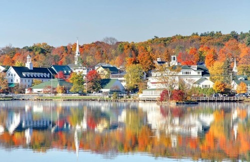 Weirs Beach Copropriété | Beautifully renovated condo in the center of it all! FREE WIFI
