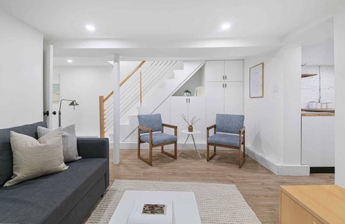 Little Italy Appartement | Beautifully renovated one-bedroom in Queen West!