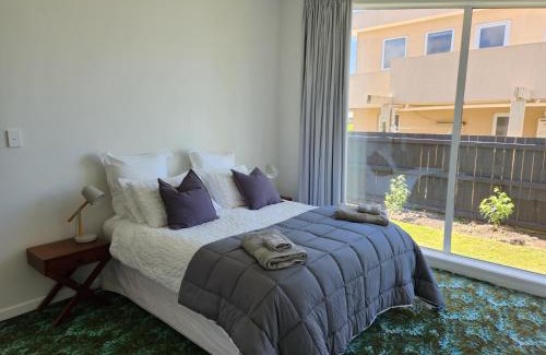 Blenheim Maison | Beautifully renovated townhouse, easy walk to CBD