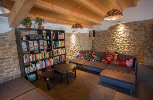 Vilamitjana Autre | Beautifully restored farmhouse in the centre of a mountain biking paradise