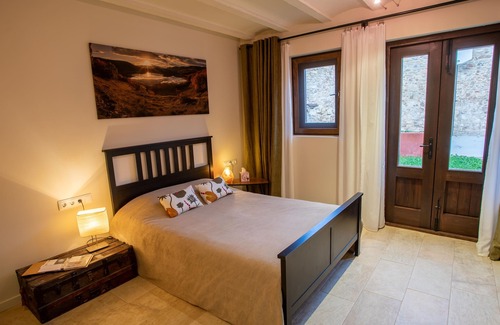 Vilamitjana Autre | Beautifully restored farmhouse in the centre of a mountain biking paradise