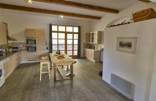 Roquebrun Maison | Les Tiers : propriété magnifiquement restaurée au bord de la rivière.