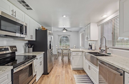 East Mesa Maison | Beautifully Updated home on Golf Course