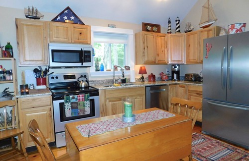 West Poland Maison | Beautifully updated pet-friendly home on Upper Range Pond.
