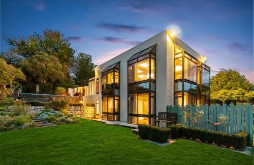 Te Awamutu Maison | Beauty with Panoramic Views of Mount Pirongia