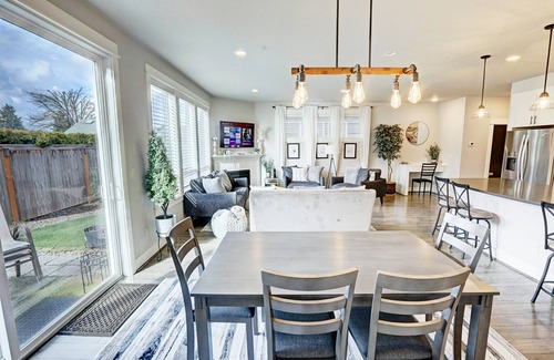 Orenco Maison | Beaverton Bliss- Family friendly executive living