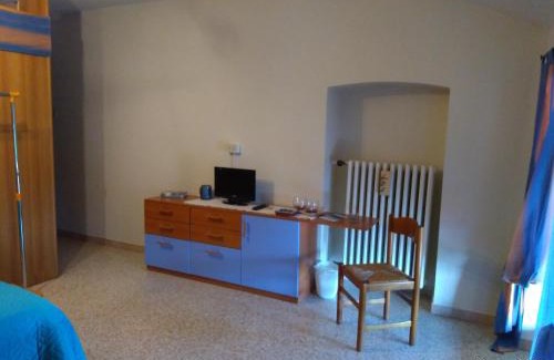 Cascinette d'Ivrea Lit Et Petit-Déjeuner | BeB Infamiglia